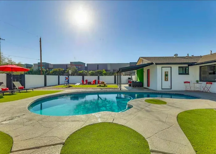 Desert Retreat W/ Pool Near Dtwn & Asu Holiday home *