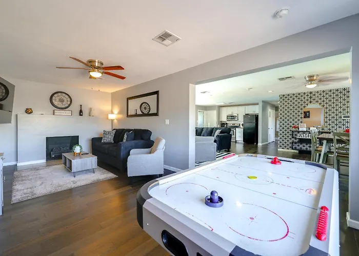 Holiday home Desert Retreat W/ Pool Near Dtwn & Asu Tempe