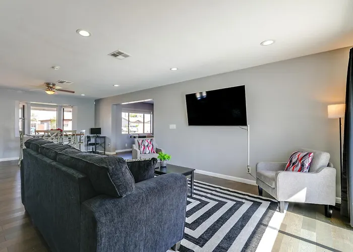 Holiday home Desert Retreat W/ Pool Near Dtwn & Asu