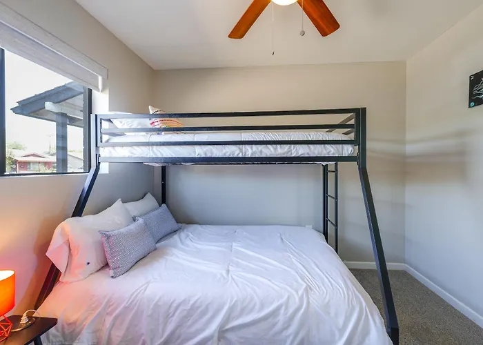 Desert Retreat W/ Pool Near Dtwn & Asu Holiday home *