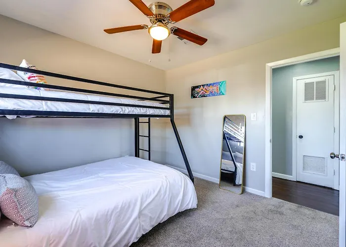 Holiday home Desert Retreat W/ Pool Near Dtwn & Asu Tempe