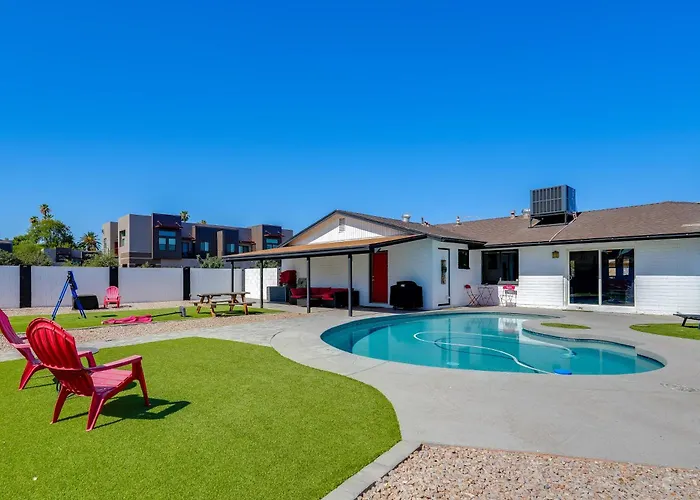 Holiday home Desert Retreat W/ Pool Near Dtwn & Asu Tempe