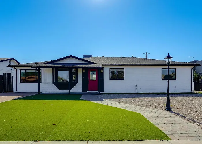 Desert Retreat W/ Pool Near Dtwn & Asu * Tempe